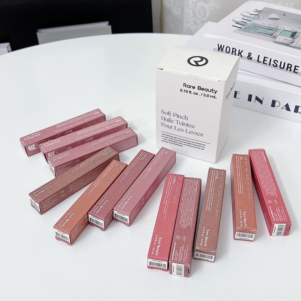 Brillant à lèvres liquide liss - Rare Beauty Makeup Kit avis et prix
